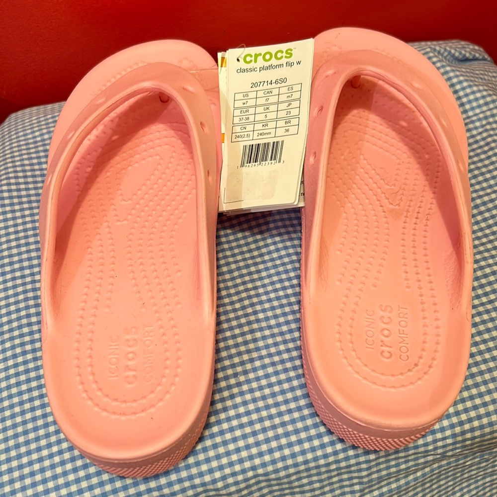 COPY - Crocs size 7